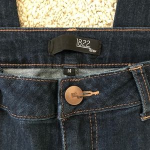 1822 Denim Women's Size 14 Blue Distressed Raw Hem Dark Wash Stretch Denim Jeans